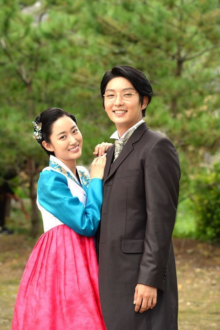 Mỹ nam Lee Jun Ki bí mật hẹn hò trong 2 năm qua? - ảnh 1