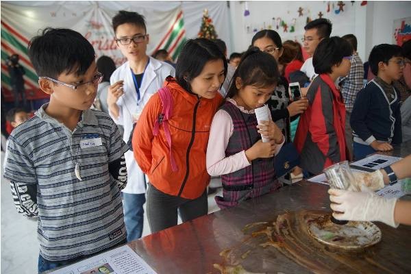 Cùng học sinh Amsterdam ‘chạm tay’ vào khoa học - ảnh 6