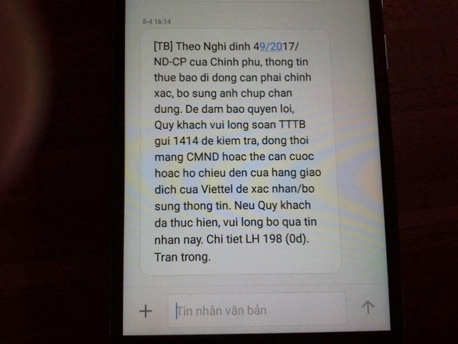 Người dân nháo nhác đăng ký thông tin vì sợ khóa SIM - ảnh 1