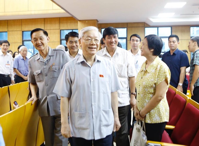 Kiến nghị Trung ương vào cuộc vụ bổ nhiệm ở Thanh Hóa, 'biệt phủ' ở Yên Bái - ảnh 1
