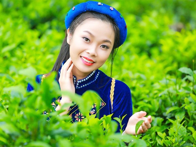 Thí sinh iMiss Thăng Long rạng rỡ sắc áo dân tộc bên đồi chè - ảnh 10