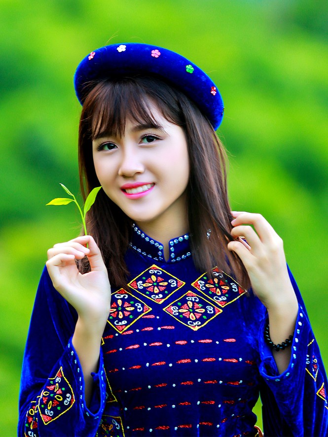 Thí sinh iMiss Thăng Long rạng rỡ sắc áo dân tộc bên đồi chè - ảnh 12
