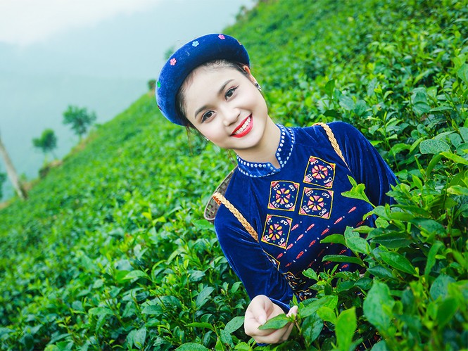 Thí sinh iMiss Thăng Long rạng rỡ sắc áo dân tộc bên đồi chè - ảnh 22