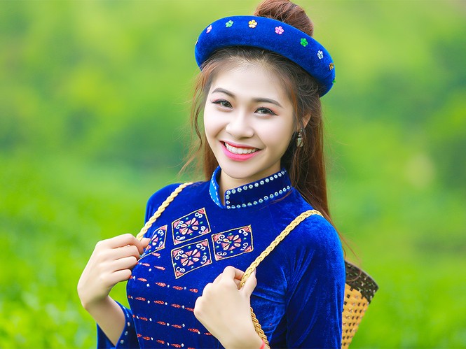 Thí sinh iMiss Thăng Long rạng rỡ sắc áo dân tộc bên đồi chè - ảnh 8