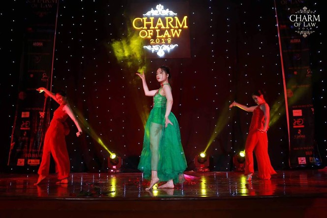 Mãn nhãn với đêm thi tài năng của Top 20 cuộc thi Charm Of Law 2018 - ảnh 17