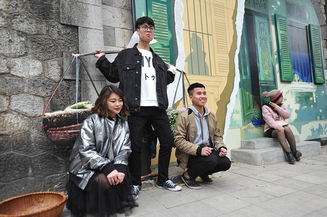Giới trẻ Hà Nội tha hồ