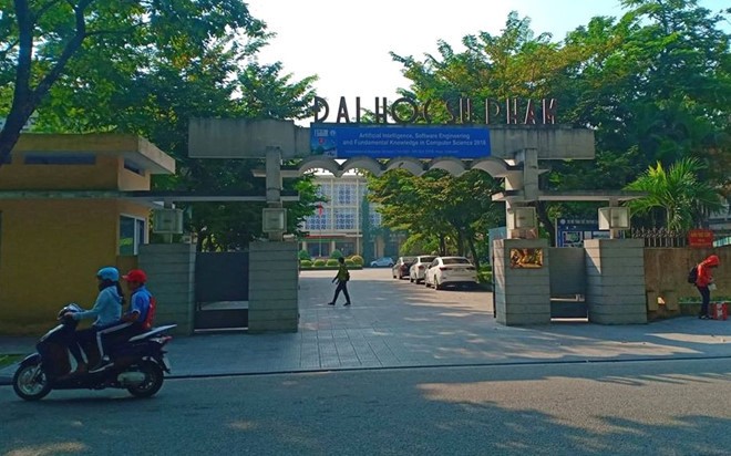 Giảng viên Đại học Sư phạm Huế bị kỷ luật vì giúp em gian lận điểm thi - ảnh 1