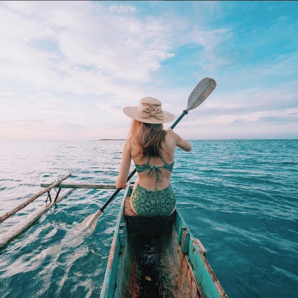 Selfie chính diện xưa rồi,