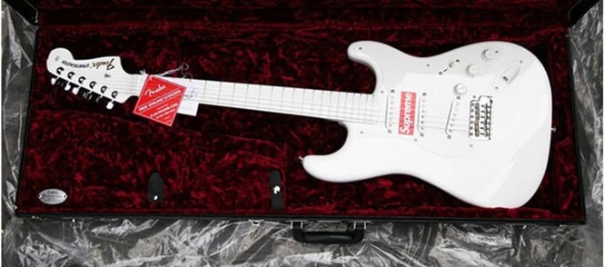 Nhìn giá cây guitar điện của Vương Nguyên (TFBOYS) mà fan sốc không nói nên lời! - ảnh 1