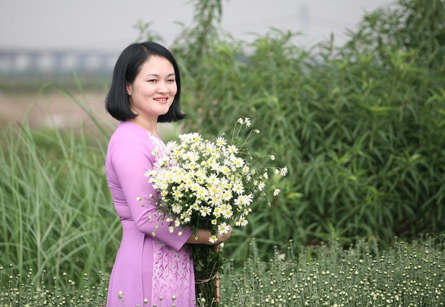Giới trẻ Hà Nội chen nhau chụp ảnh cúc họa mi vào dịp cuối tuần - ảnh 8
