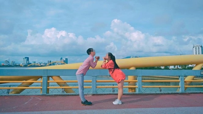 Chụp ảnh bên nhau quá đẹp, cặp đôi bạn thân khác giới bất ngờ nhận...