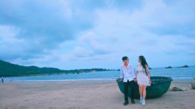Chụp ảnh bên nhau quá đẹp, cặp đôi bạn thân khác giới bất ngờ nhận...