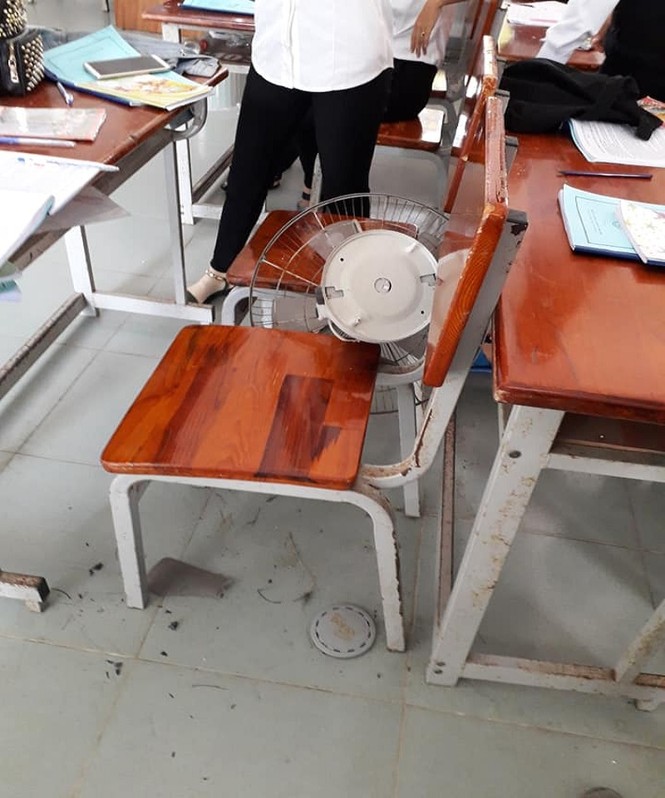 Nỗi sợ muôn thuở của học sinh: Quạt rơi trúng người! - ảnh 1