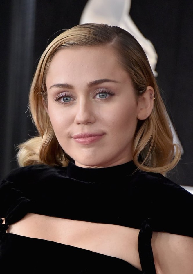 Kể cả khi không bị hack Instagram, ông chủ D&G vẫn “khẩu nghiệp”, miệt thị cả Selena Gomez và Miley Cyrus - ảnh 2