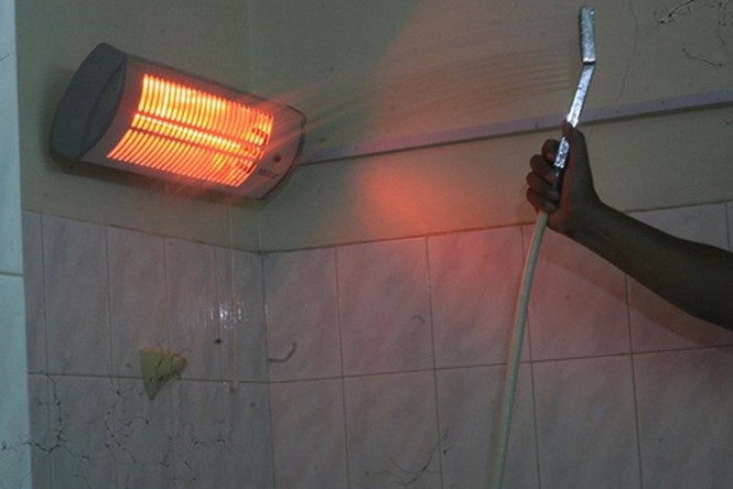 Cảnh báo: Chăn điện, túi sưởi - cứu tinh trong ngày rét hay
