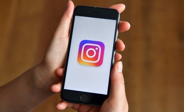 Thay đổi cách lướt feed trong đêm, đâu là lý do khiến Instagram trả về cách dùng cũ? - ảnh 2