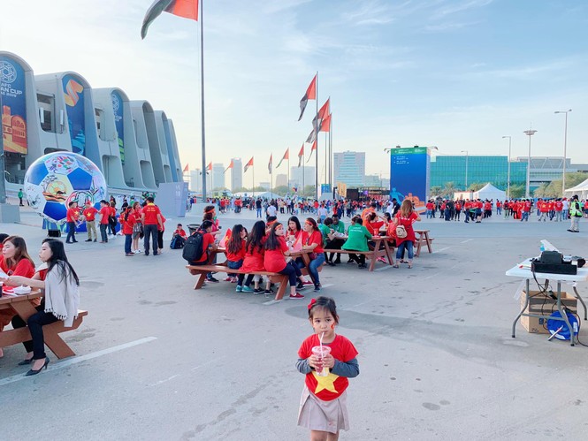 Hành trình cổ vũ của CĐV Việt Nam tại UAE: Từ sung sướng, tự hào đến vỡ òa hạnh phúc - ảnh 3