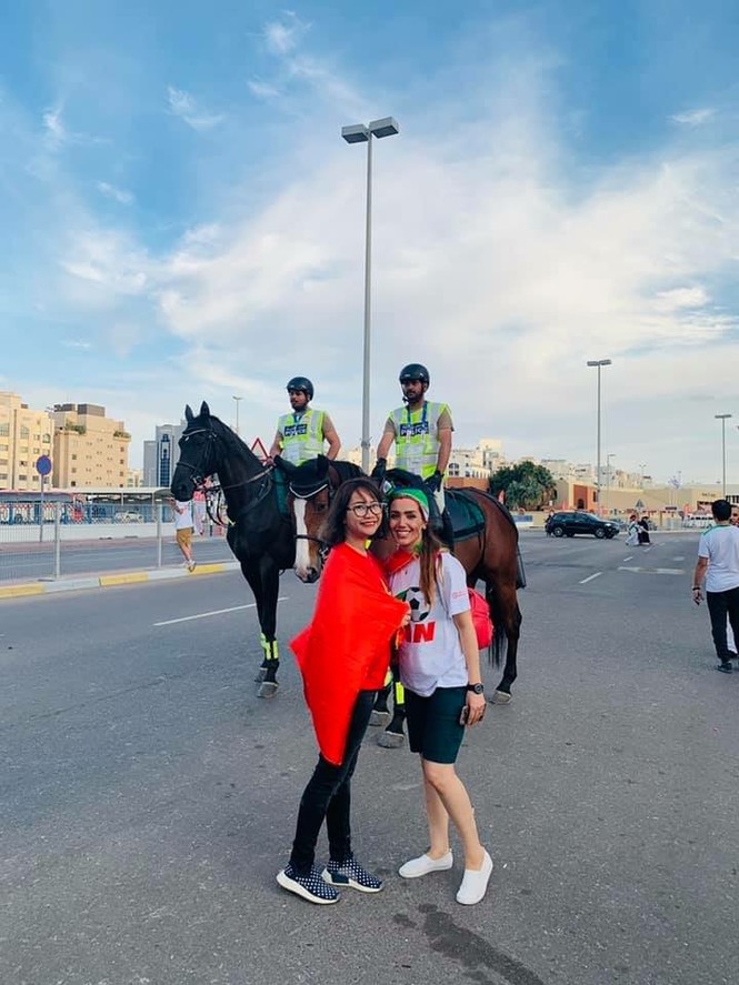 Hành trình cổ vũ của CĐV Việt Nam tại UAE: Từ sung sướng, tự hào đến vỡ òa hạnh phúc - ảnh 11