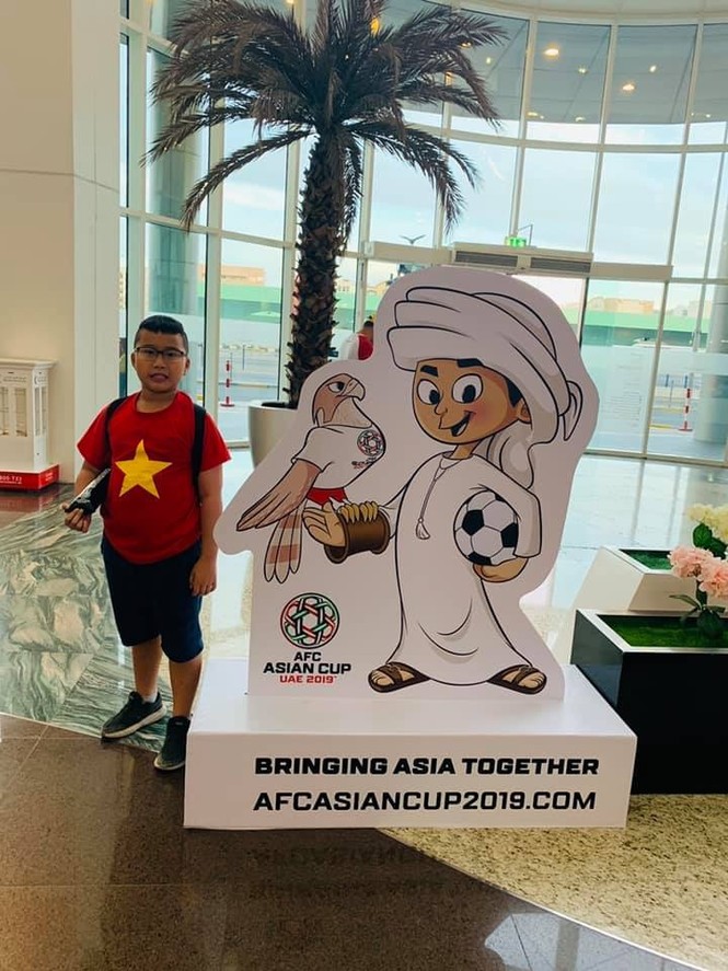 Hành trình cổ vũ của CĐV Việt Nam tại UAE: Từ sung sướng, tự hào đến vỡ òa hạnh phúc - ảnh 4