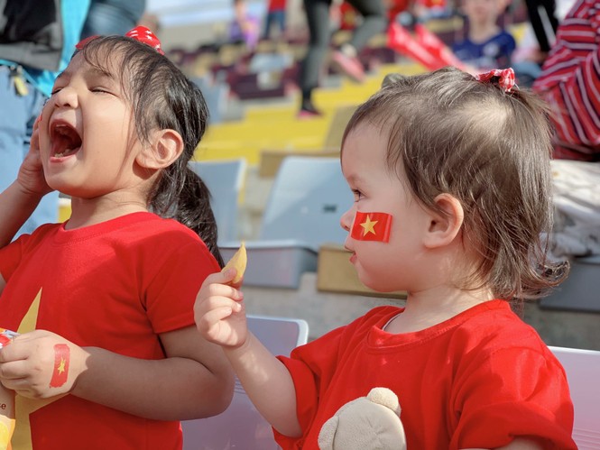 Hành trình cổ vũ của CĐV Việt Nam tại UAE: Từ sung sướng, tự hào đến vỡ òa hạnh phúc - ảnh 5