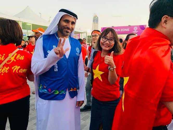 Hành trình cổ vũ của CĐV Việt Nam tại UAE: Từ sung sướng, tự hào đến vỡ òa hạnh phúc - ảnh 12