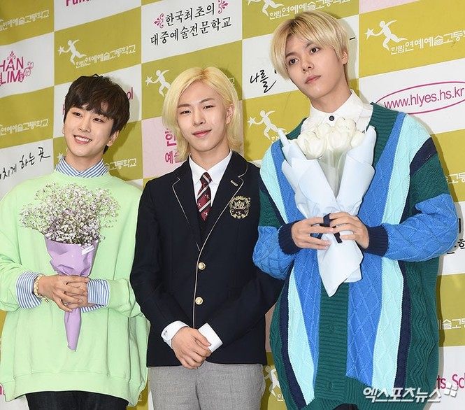 Yuna (ITZY), Samuel, Yoo Seon Ho... rạng rỡ trong ngày khai giảng của trường trung học Hanlim - ảnh 6
