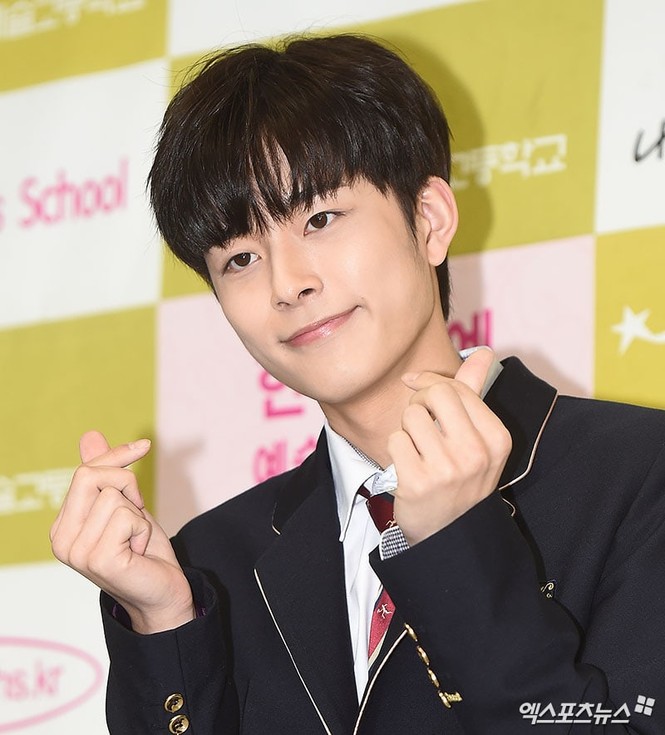 Yuna (ITZY), Samuel, Yoo Seon Ho... rạng rỡ trong ngày khai giảng của trường trung học Hanlim - ảnh 7