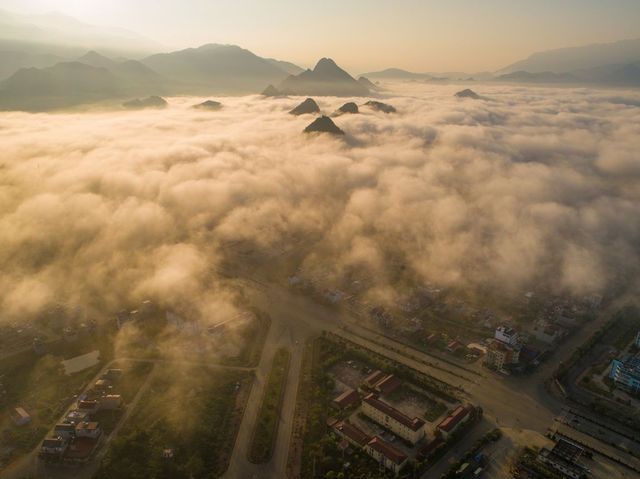 Tác phẩm của nhiếp ảnh gia người Việt lọt Top 12 bức đẹp nhất trên National Geographic - ảnh 9