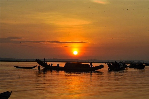 Tìm về chốn thơ mộng và bình yên xứ Huế, cũng là nơi bấm máy phim