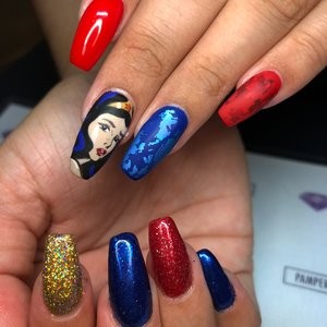 Những mẫu nail mang đến cho bạn cả một thế giới cổ tích - ảnh 5