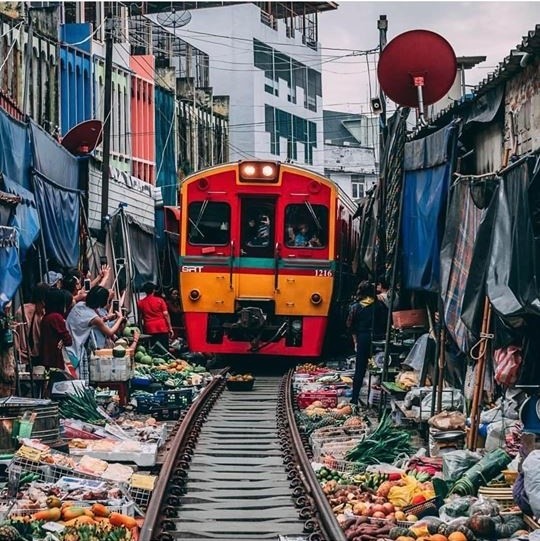 Chợ đường sắt