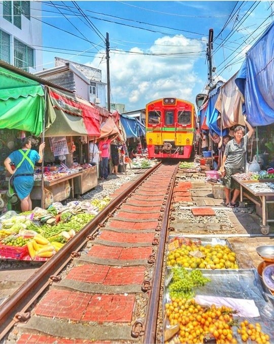Chợ đường sắt