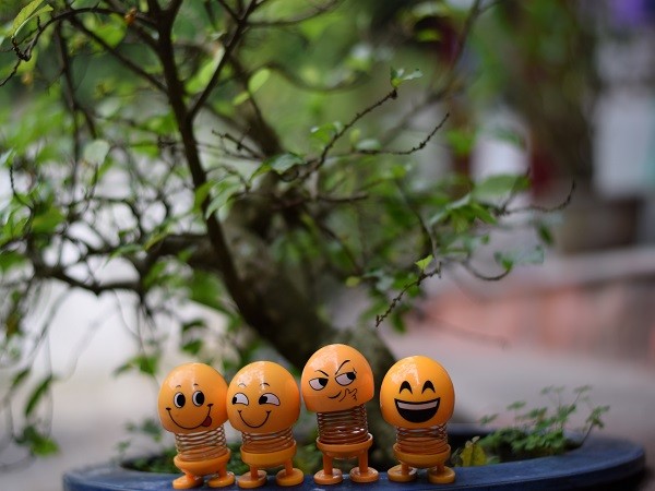 “Emoji lò xo xâm chiếm Trái Đất” đang hot tới độ nào? - ảnh 18