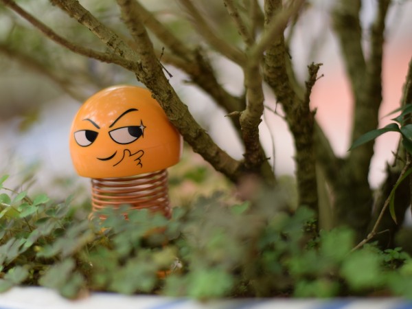 “Emoji lò xo xâm chiếm Trái Đất” đang hot tới độ nào? - ảnh 1