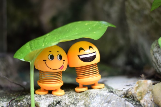 “Emoji lò xo xâm chiếm Trái Đất” đang hot tới độ nào? - ảnh 5