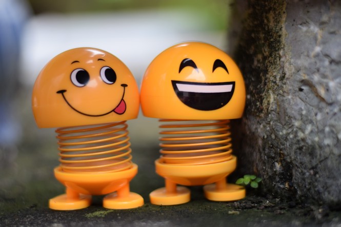 “Emoji lò xo xâm chiếm Trái Đất” đang hot tới độ nào? - ảnh 8