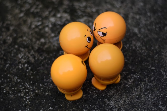 “Emoji lò xo xâm chiếm Trái Đất” đang hot tới độ nào? - ảnh 13