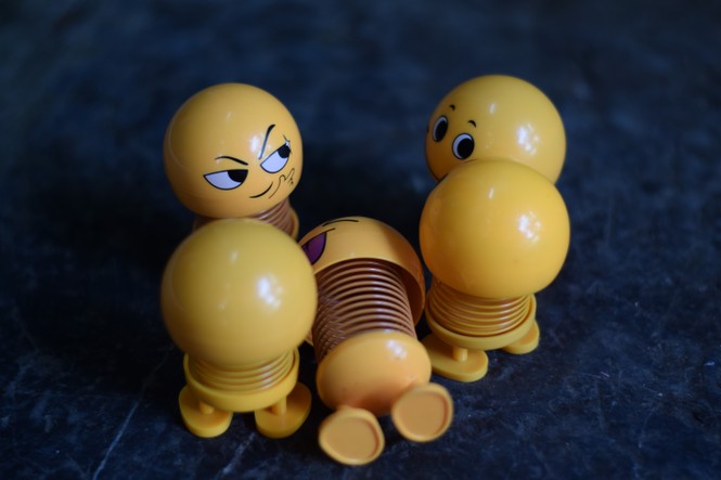 “Emoji lò xo xâm chiếm Trái Đất” đang hot tới độ nào? - ảnh 15