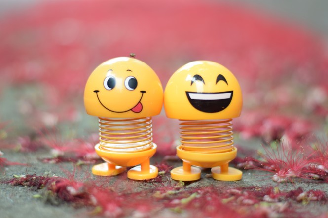 “Emoji lò xo xâm chiếm Trái Đất” đang hot tới độ nào? - ảnh 9