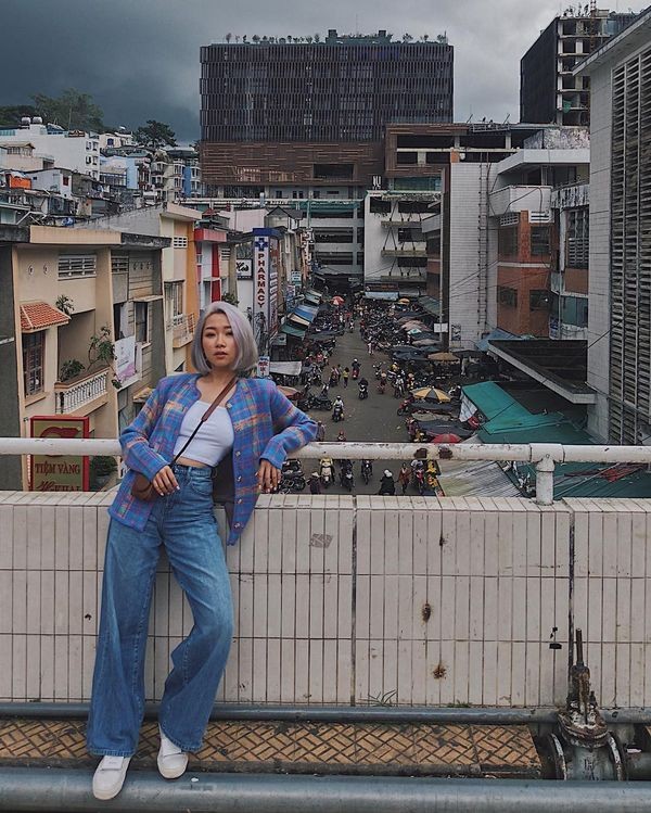 Xuất hiện bậc thang cầu vồng rực rỡ sắc màu tại khu vực
