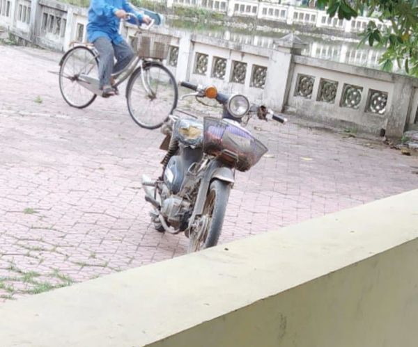 Xúc động trước dáng vẻ lam lũ của ông bố lần đầu đi mua trà sữa cho con - ảnh 3