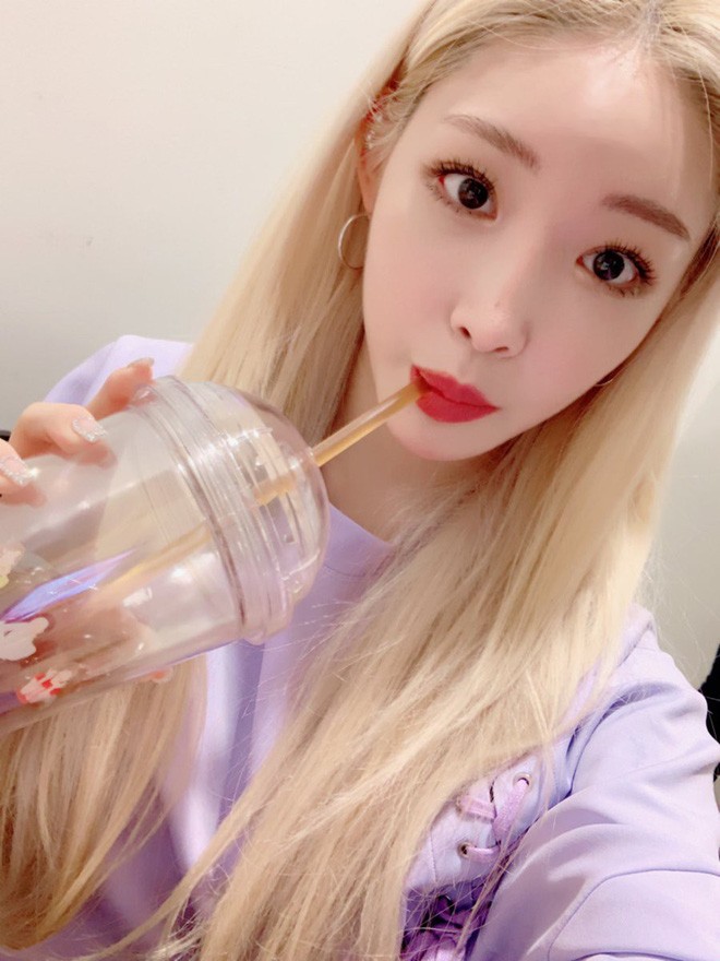 Chungha quá sang chảnh với mái tóc vàng trong teaser