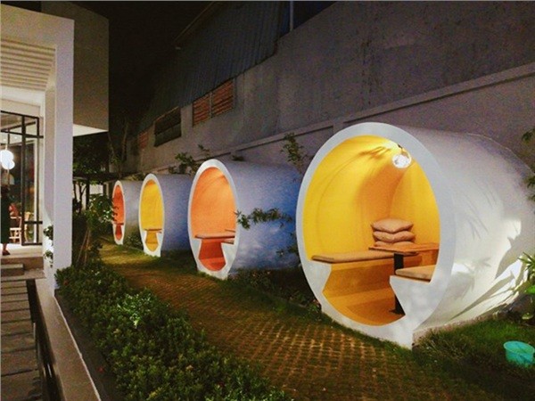 Xuất hiện quán cà phê ống cống ở Sài Gòn thu hút giới trẻ đến check-in - ảnh 4