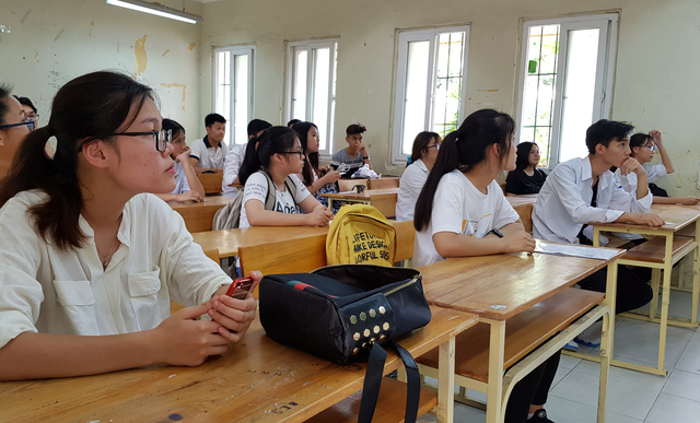 Thí sinh thức trắng đêm, vắt kiệt sức ôn thi THPT quốc gia 2019 - ảnh 1