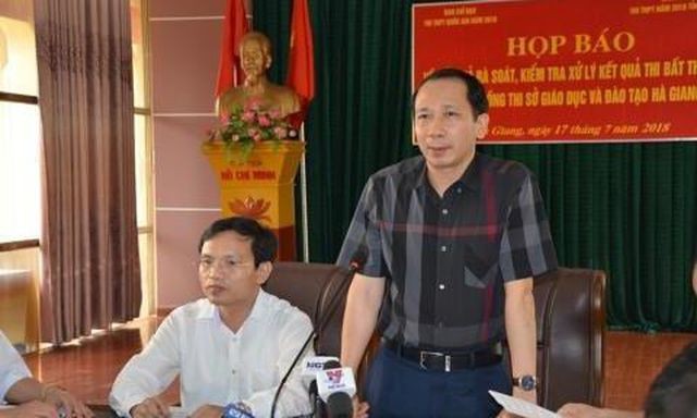 Vụ gian lận thi cử Hà Giang: Cảnh cáo Phó Chủ tịch tỉnh - ảnh 1