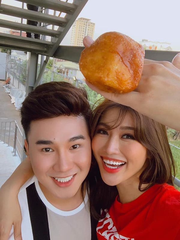 Đông Nhi khoe nhẫn kim cương, cộng đồng mạng