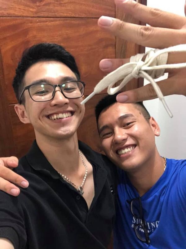 Đông Nhi khoe nhẫn kim cương, cộng đồng mạng
