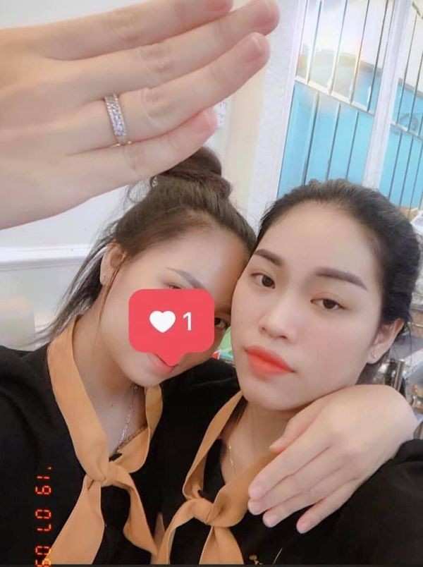 Đông Nhi khoe nhẫn kim cương, cộng đồng mạng