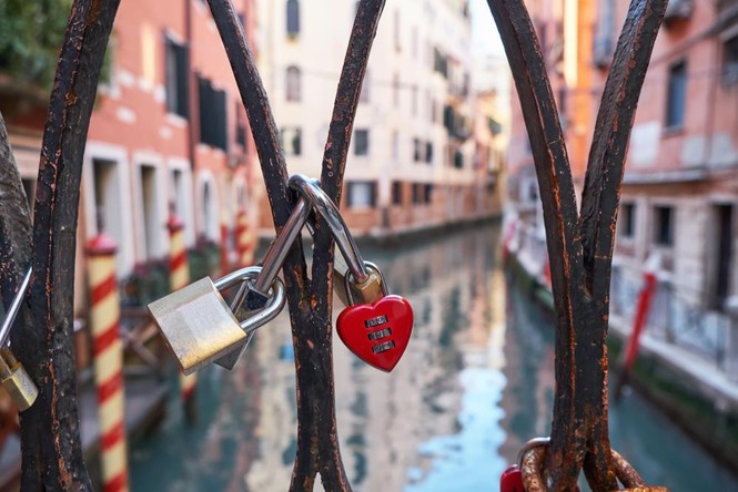 Cấm để ngực trần, đi bộ và những quy định cho du khách ở Venice - ảnh 5