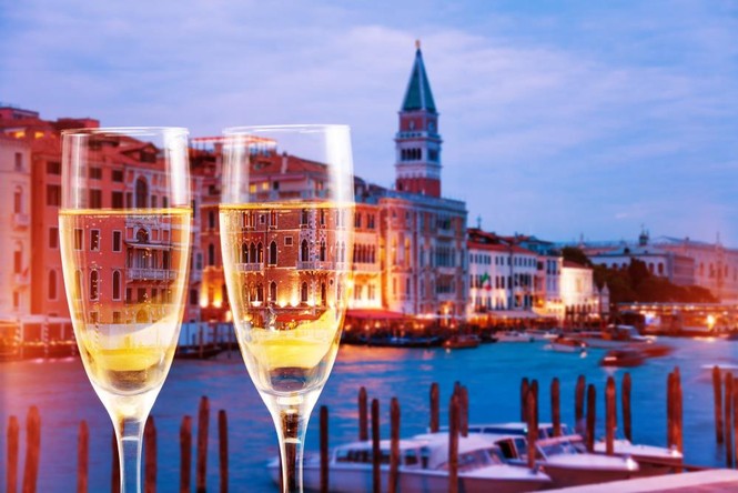 Cấm để ngực trần, đi bộ và những quy định cho du khách ở Venice - ảnh 6